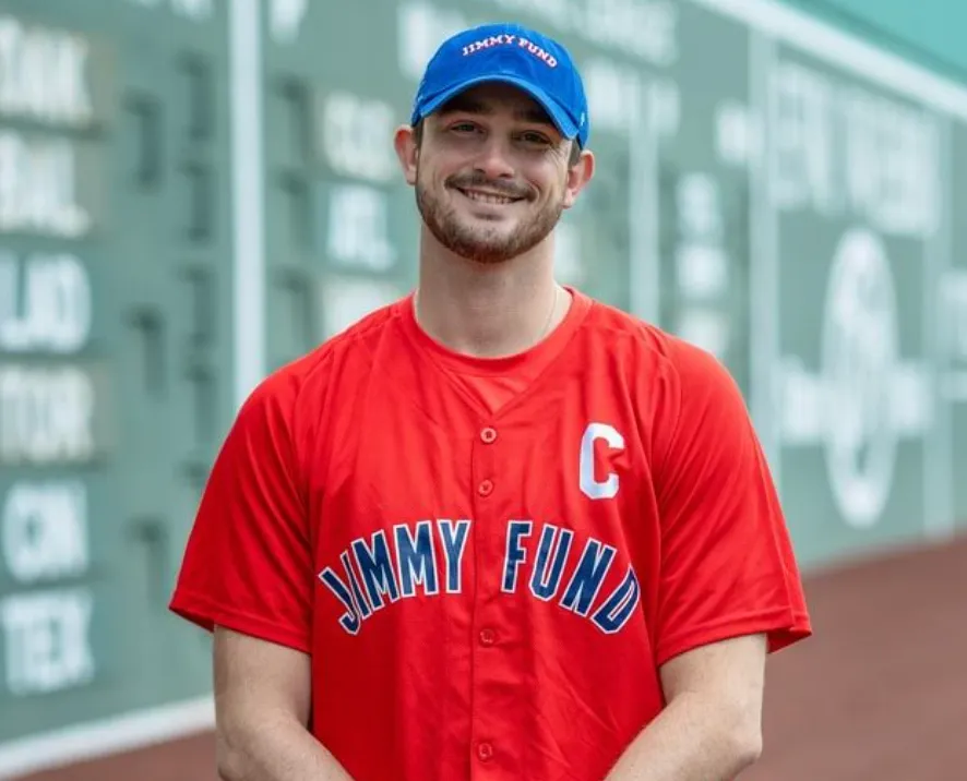 Garret Whitlock de los Red Sox mantiene su compromiso con la lucha contra el cáncer