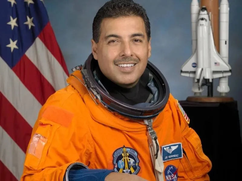 El astronauta latino José M. Hernández estará en el Museum of Science para la proyección de su película