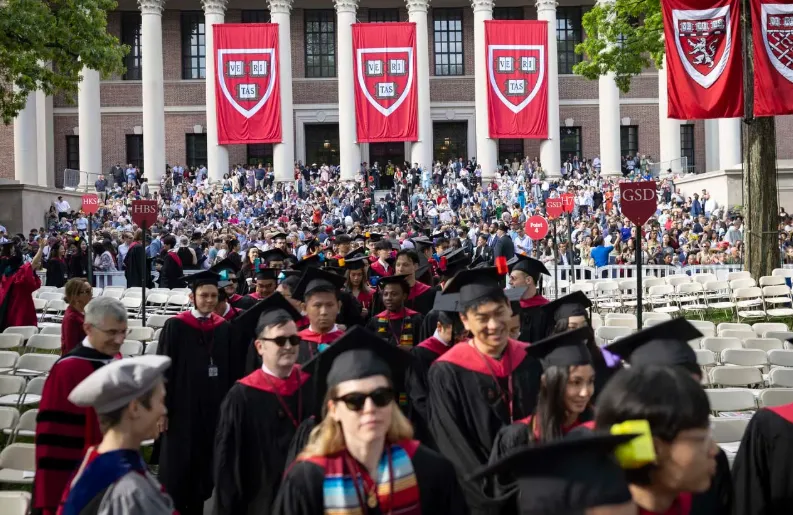 La Administración Trump impide a Harvard continuar con sus estudiantes internacionales