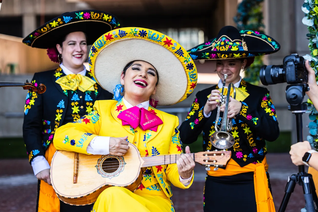 La reconocida artista Veronica Robles y su mariachi llegan a Maine