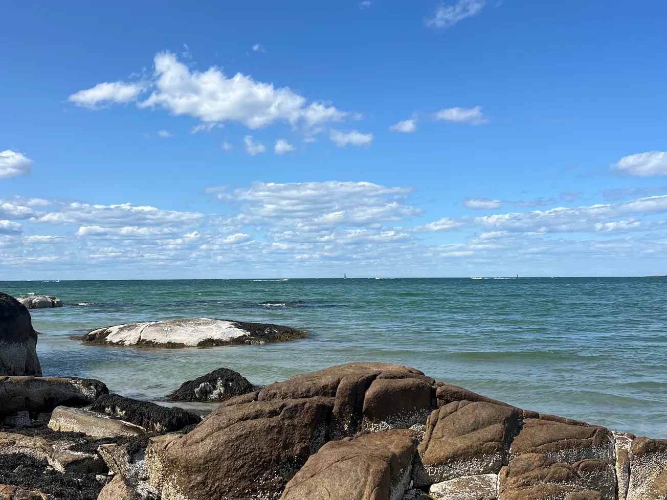 ¿Siguen cerradas algunas playas en Massachusetts?