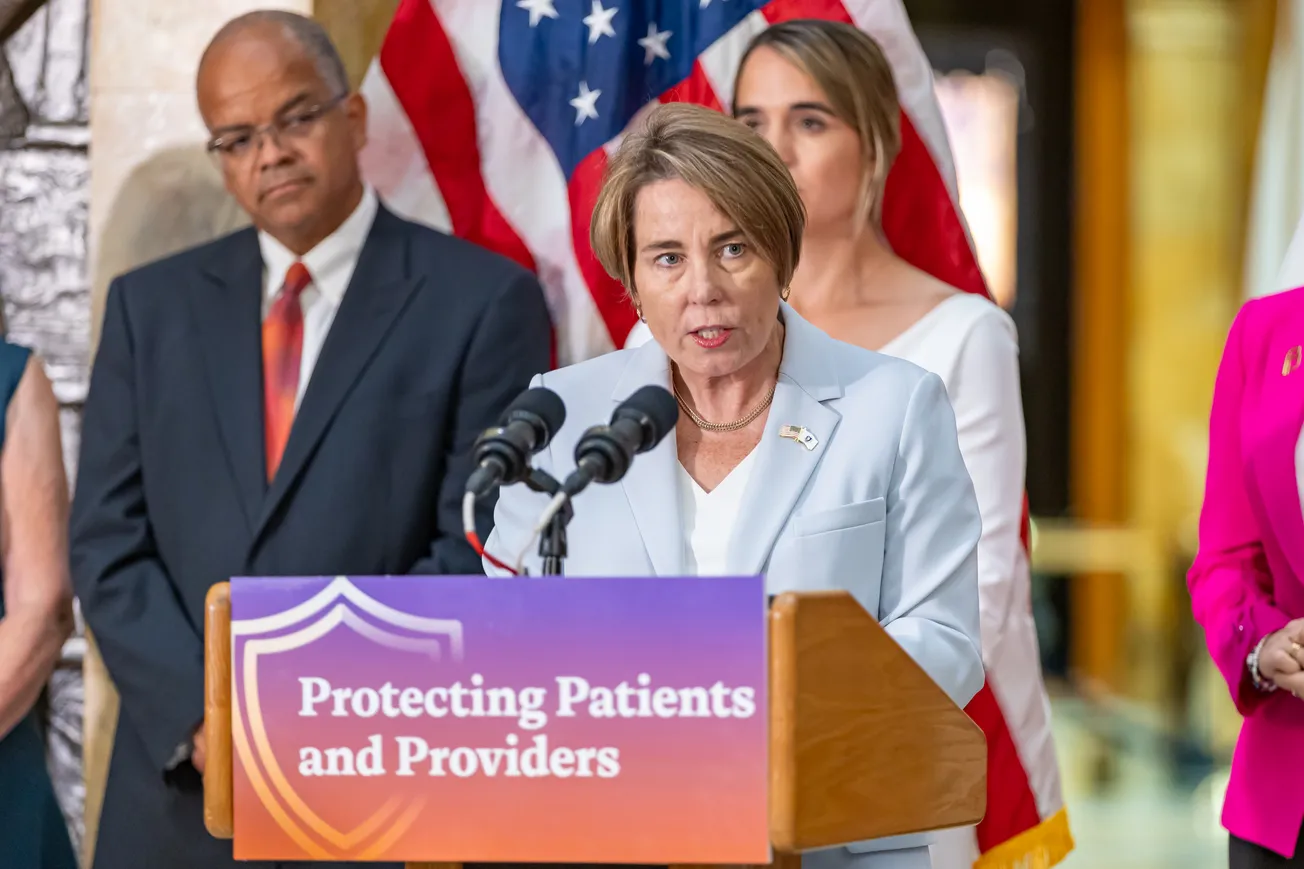 Massachusetts fortalece la protección al aborto y atención reproductiva y de género con nueva “Shield Law”