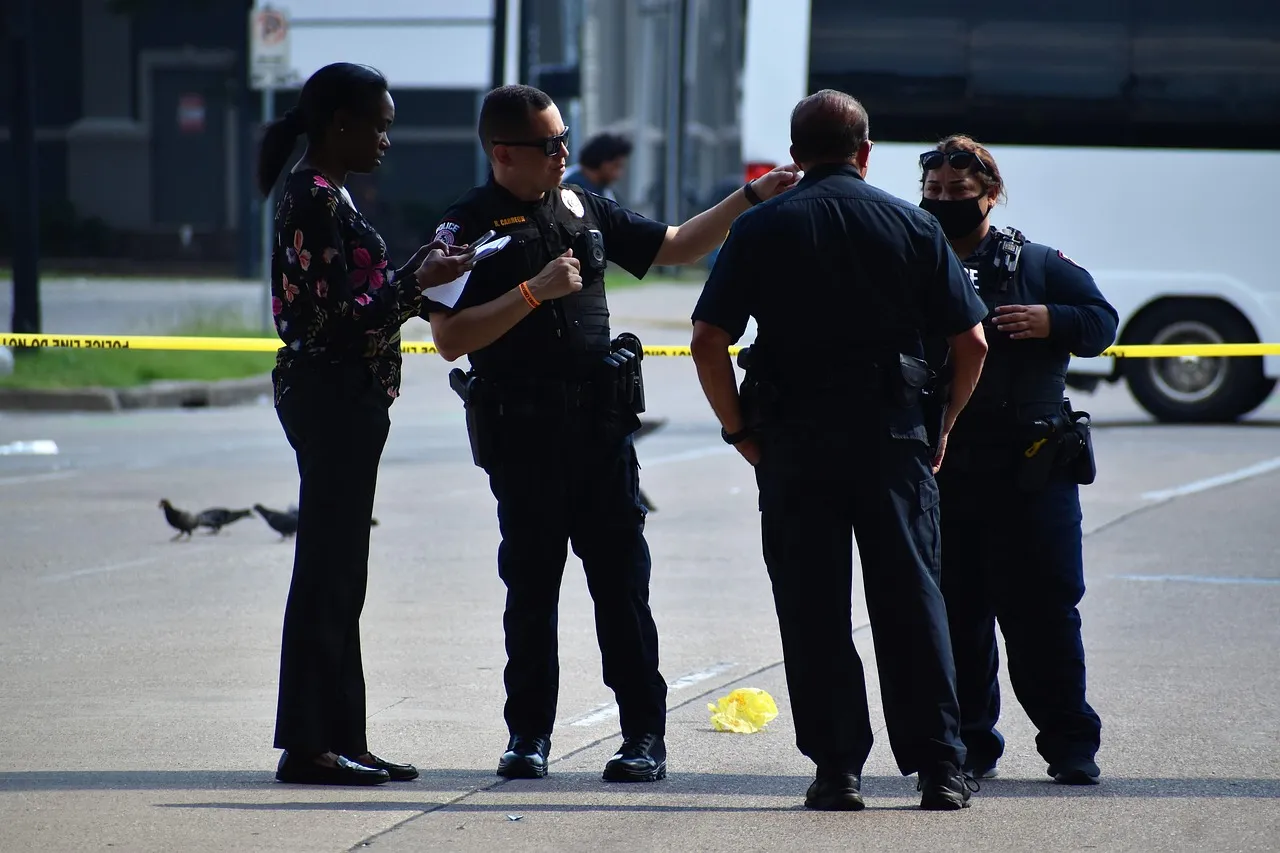 La actividad en línea del responsable del tiroteo escolar  de Minneapolis revela fascinación con atentados masivos