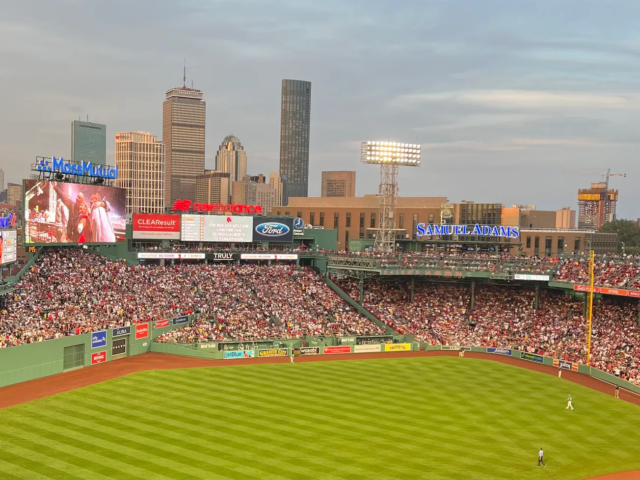 ¿Se les permite a los residentes de Massachusetts comprar boletos para los playoffs contra los Red Sox?