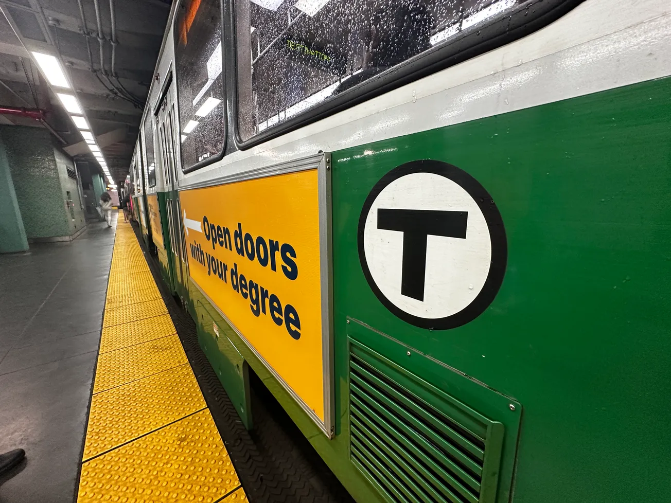 ¿Funcionará el T y el Commuter Rail durante el fin de semana de Halloween?