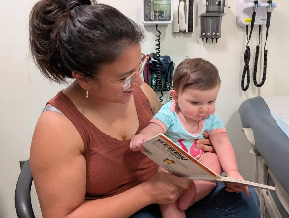 Cómo los pediatras en Massachusetts luchan contra la duda sobre las vacunas