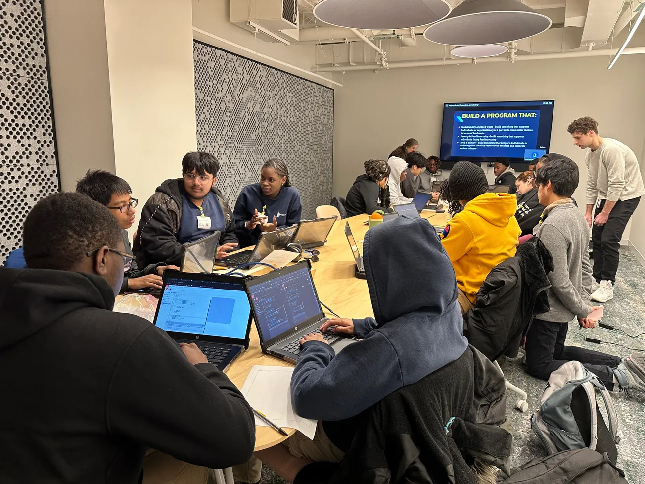 Prospect Hill Academy destaca el aprendizaje basado en proyectos para empoderar a estudiantes latinos en Massachusetts