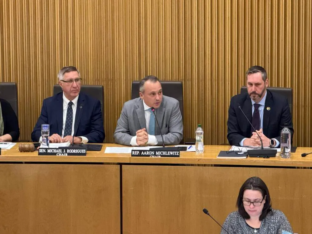 Los demócratas de Beacon Hill rechazan la propuesta de la pregunta electoral para reducir el impuesto sobre la renta