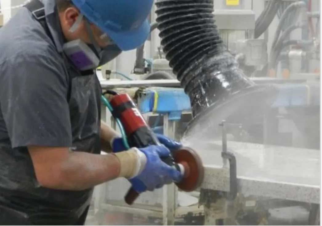 Autoridades de MA alertan sobre riesgo de silicosis tras primer caso en trabajador latino