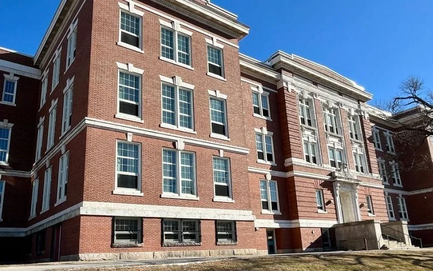 Escuela en Salem ofrecerá educación bilingüe español-inglés a partir del año escolar 2026-27