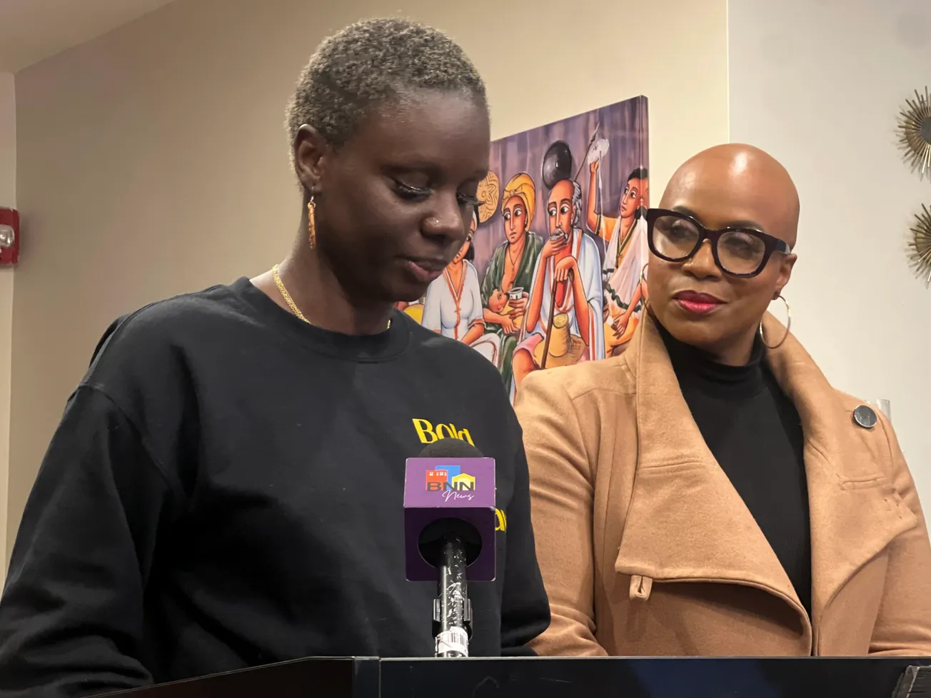 Congresista Pressley se reunió con emprendedores inmigrantes en Massachusetts para entender el impacto de las acciones de ICE