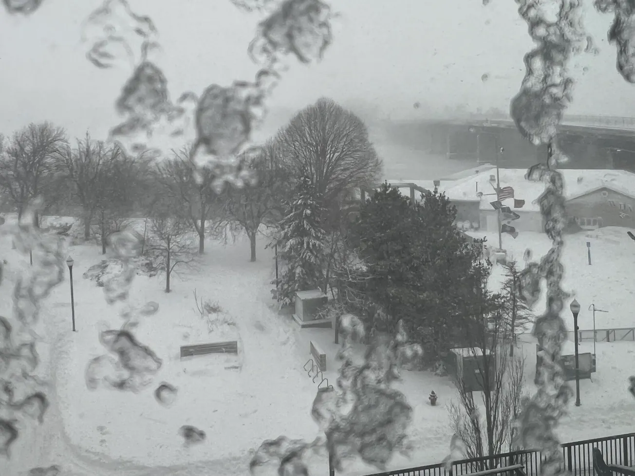 Cómo la tormenta de nieve está impactando Massachusetts este lunes