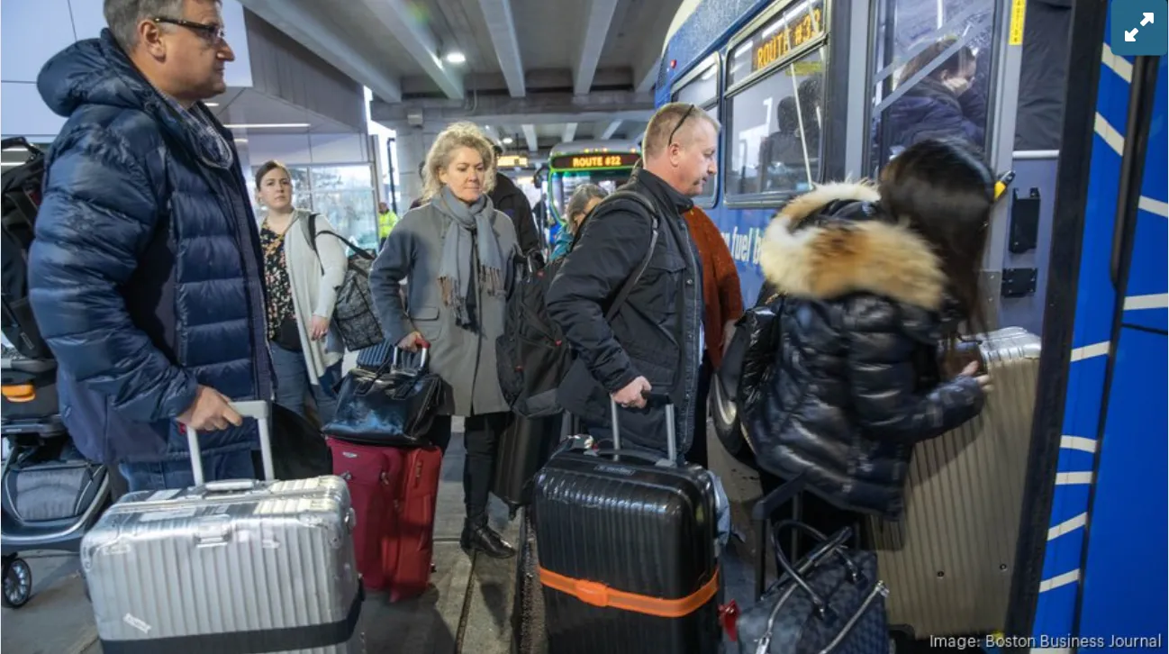 Logan Airport afronta la prueba del Super Bowl con la salida de aficionados de los Patriots rumbo al oeste
