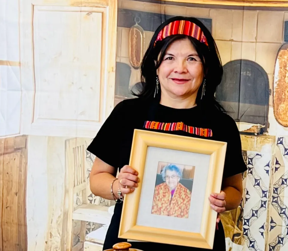 La serie bilingüe “Como Agua para Chocolate” se expande al obtener fondos de consejos culturales locales