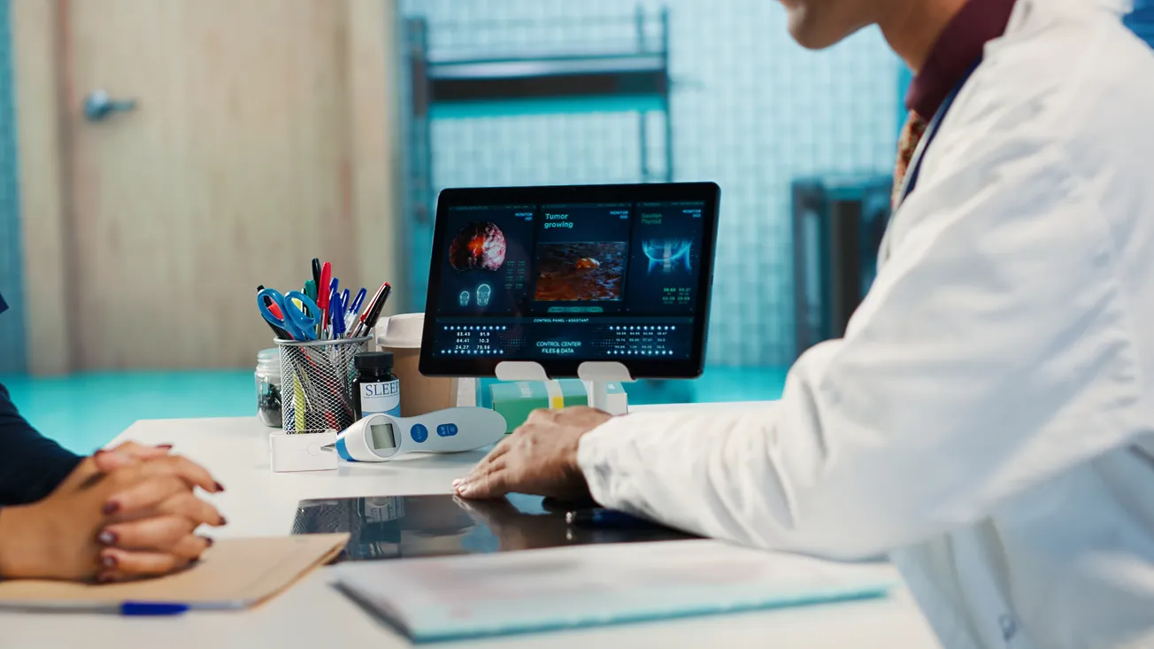 Con ICE usando datos de Medicaid, hospitales y estados están en medio de una encrucijada