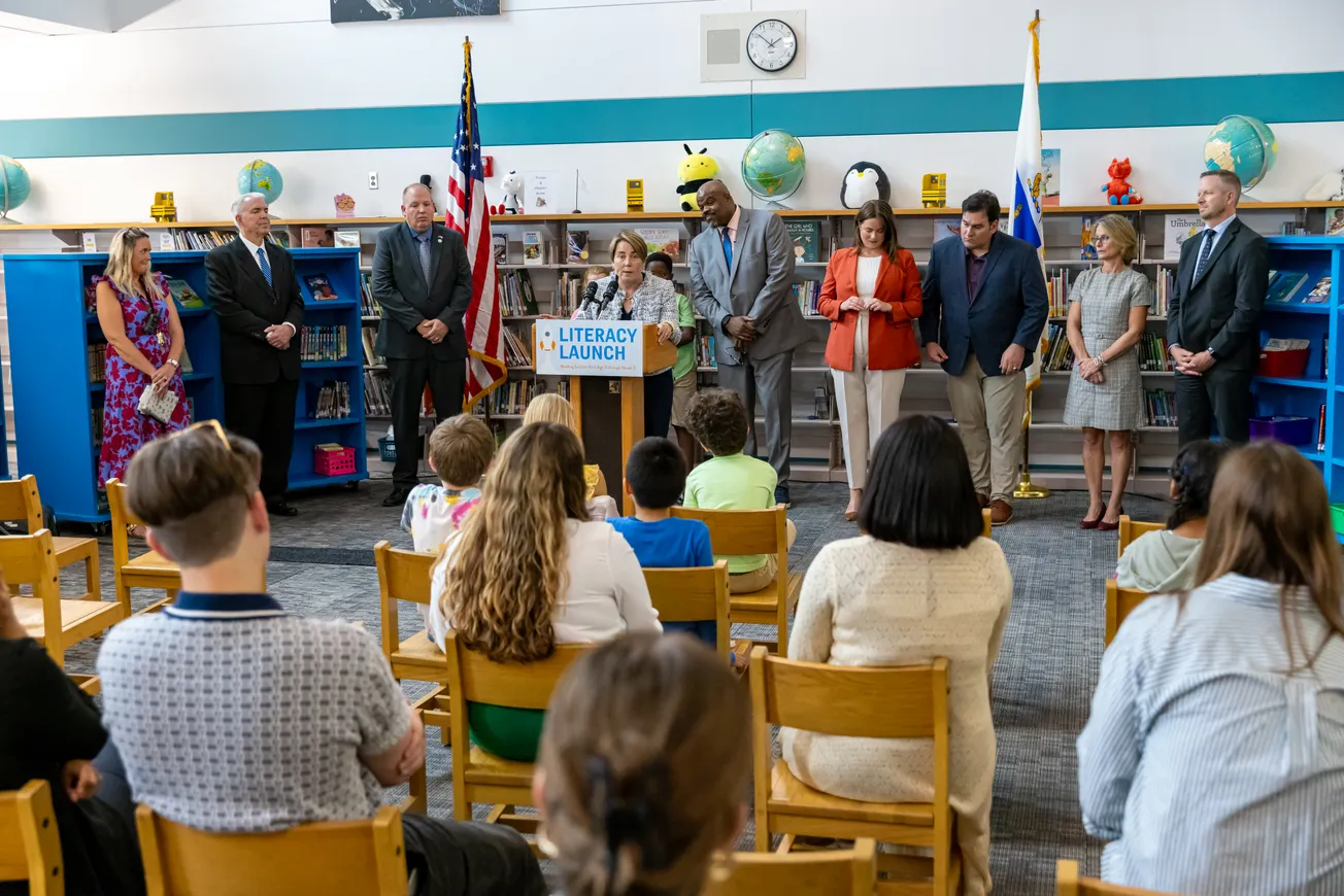 Se impulsa localmente la alfabetización temprana con nuevas oportunidades de capacitación para educadores y apoyo a familias latinas