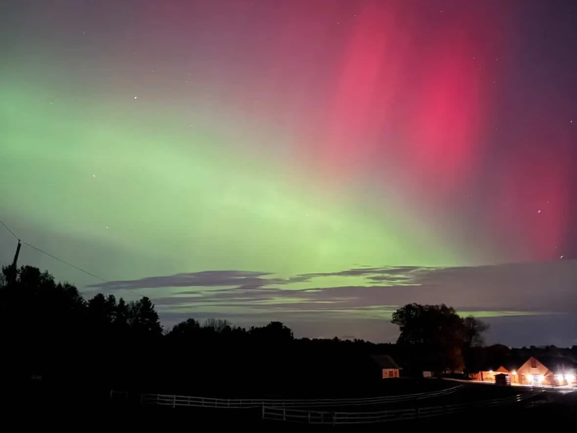 Auroras boreales podrían verse en Nueva Inglaterra esta noche