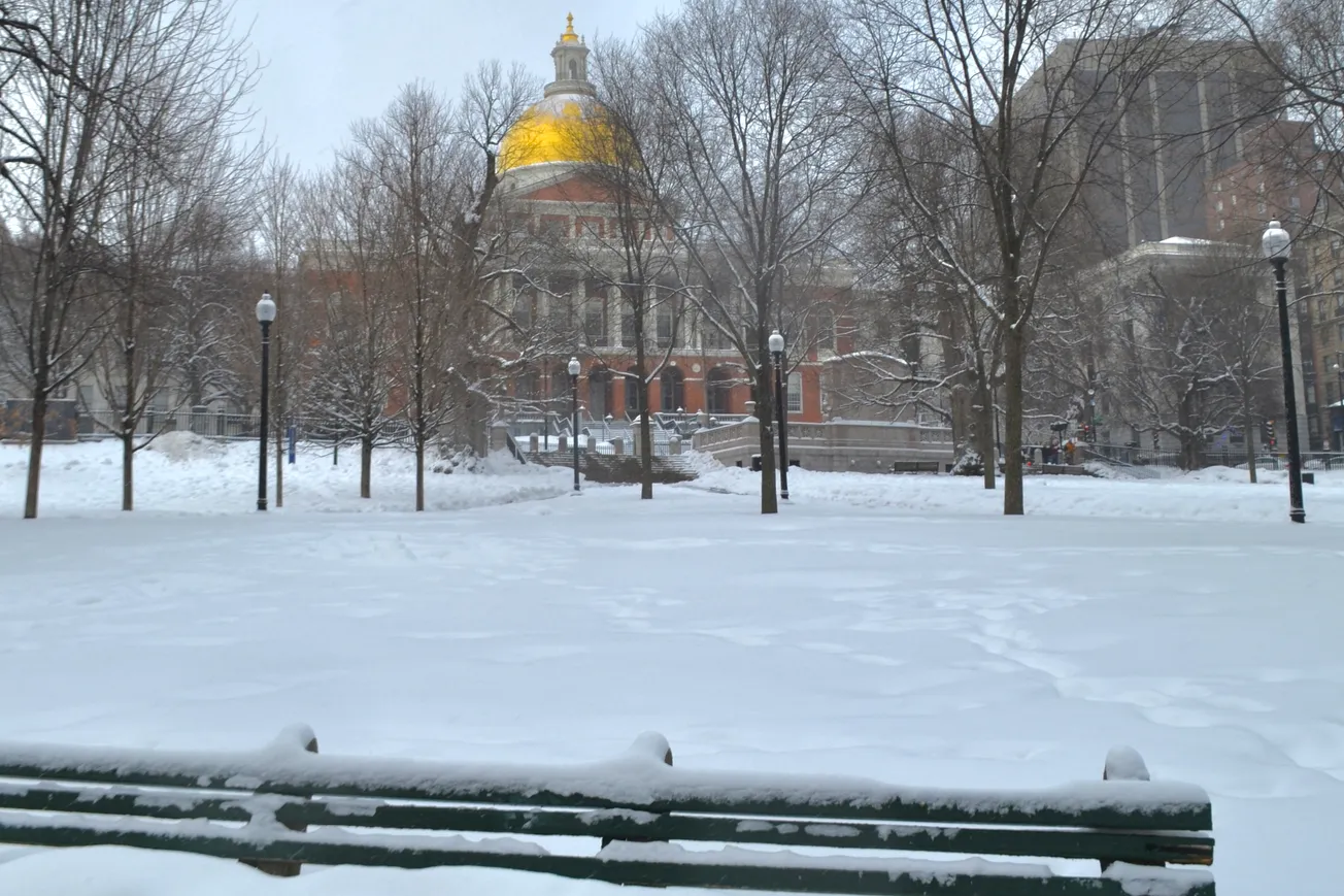 Boston vive su invierno más nevado desde 2015, y no está muy lejos del récord histórico
