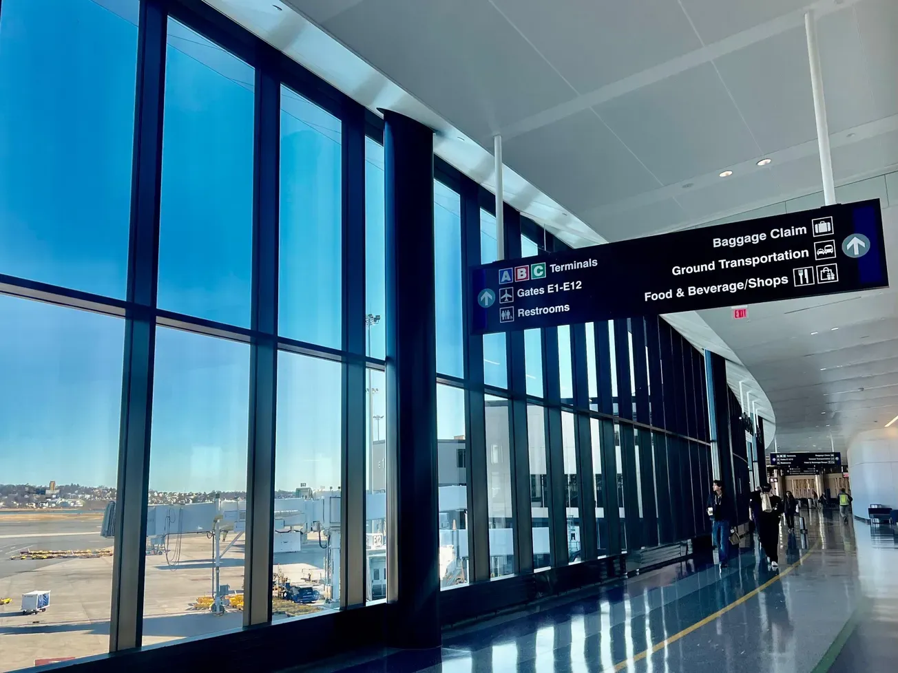 ¿Podría el cierre del gobierno afectar a los aeropuertos pequeños como los que hay en Nueva Inglaterra?