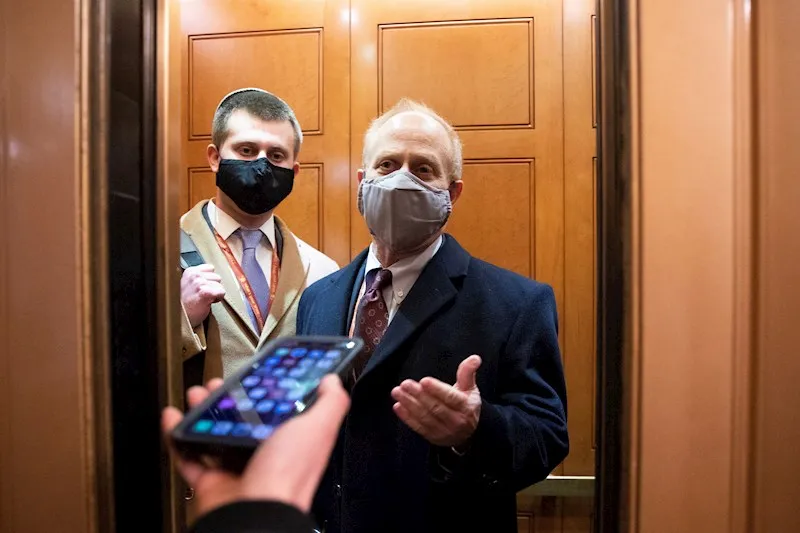 Abogado de Trump prevé presentar defensa del expresidente en un solo día