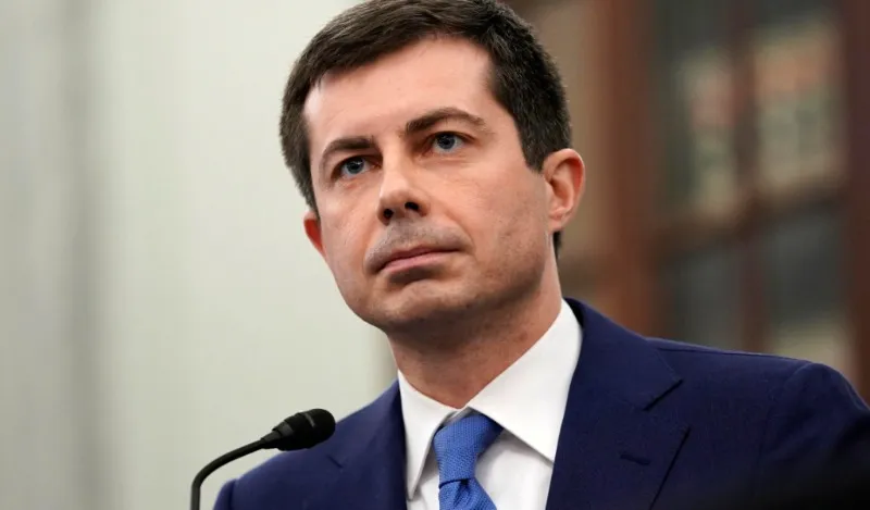 Pete Buttigieg hace historia luego de ser confirmado para estar al frente del Departamento de Transporte