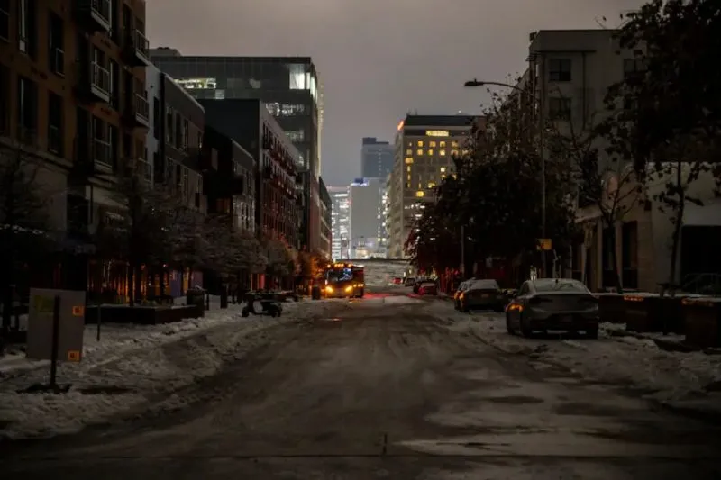 Biden declara estados de emergencia por el clima invernal