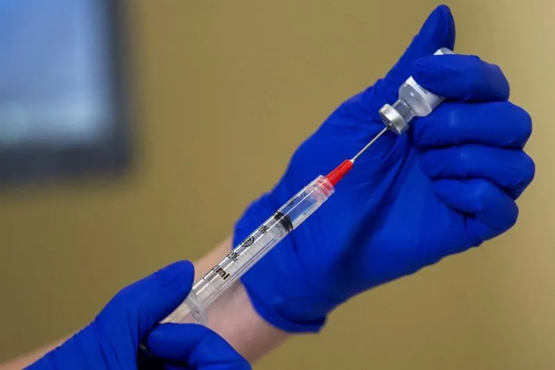 Producción de vacunas para el Covid provoca escasez de medicinas en EEUU