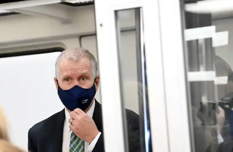 El senador Thom Tillis anuncia que tiene cáncer de próstata