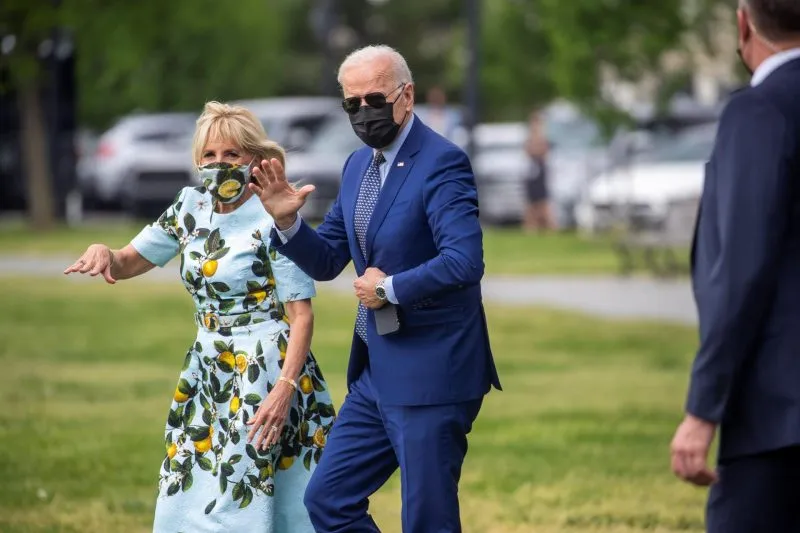 Obispos católicos abordarán si Biden puede tomar la comunión por postura sobre el aborto