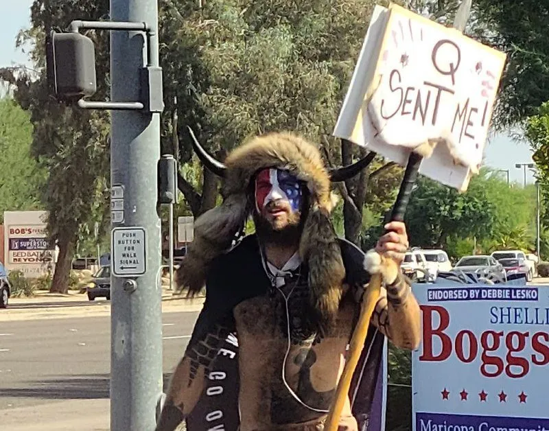 Chamán QAnon Jake Angeli