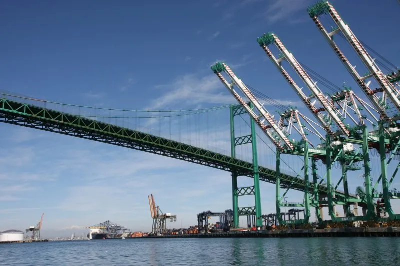Puerto de Los Ángeles abrirá todo el día para aliviar presión sobre la cadena de suministros