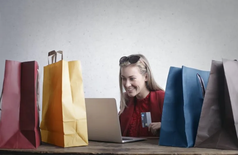 Tax Free Holiday en Massachusetts este 12 y 13 de agosto. Foto: Pexels.