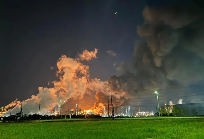 Explosion en ExxonMobil Texas