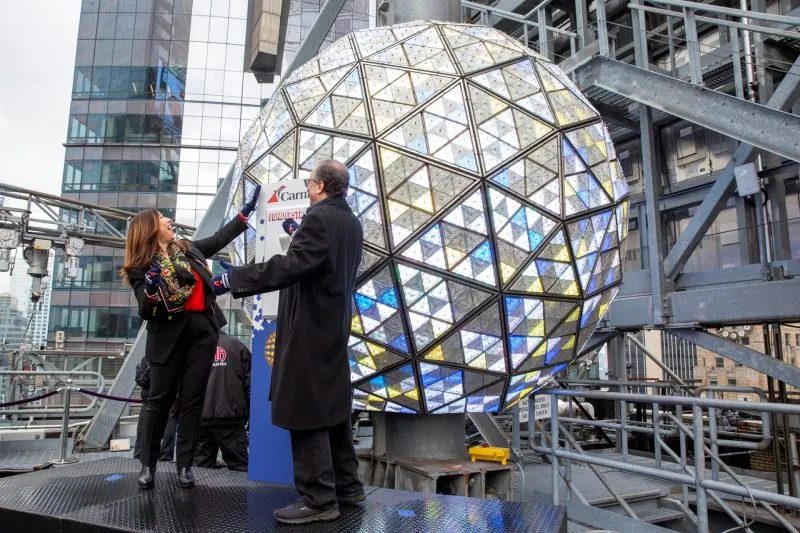 Se mantiene la fiesta de Año Nuevo en Times Square, Nueva York, pese al COVID-19
