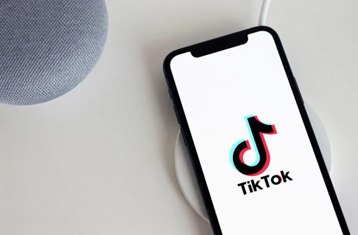 Fiscal Maura Healey investiga a TikTok por impacto perjudicial en jóvenes