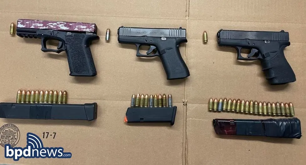Nueve arrestados y 10 armas decomisadas durante inspecciones en Boston