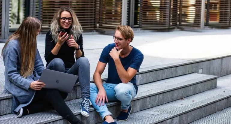 Para solicitar la visa de estudio a EEUU, los postulantes deberán cancelar $160. Foto: Pexels