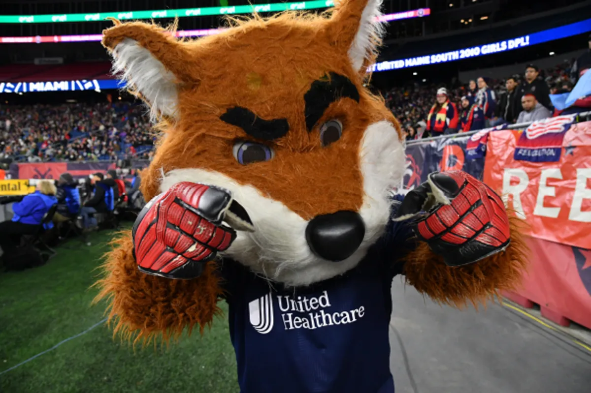 Jugadores del New England Revolution dirigirán una clínica de fútbol para jóvenes hispanos y latinos en Chelsea