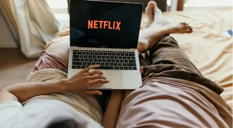 Todavía se podrá compartir la cuenta pero a través de la creación unas ventanas de subcuentas. Credit: Pexels.