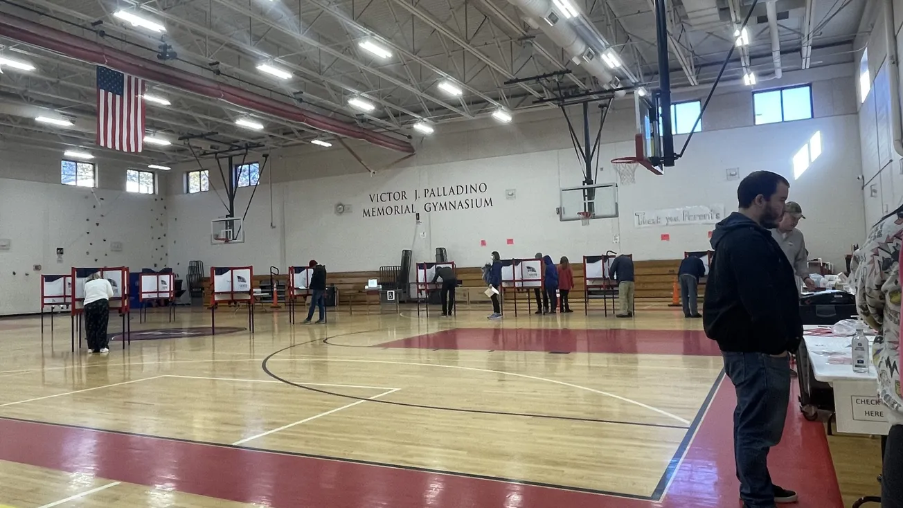 Desde tempranas horas de la mañana el proceso electoral se desarrolla con normalidad y con gran afluencia de personas votando