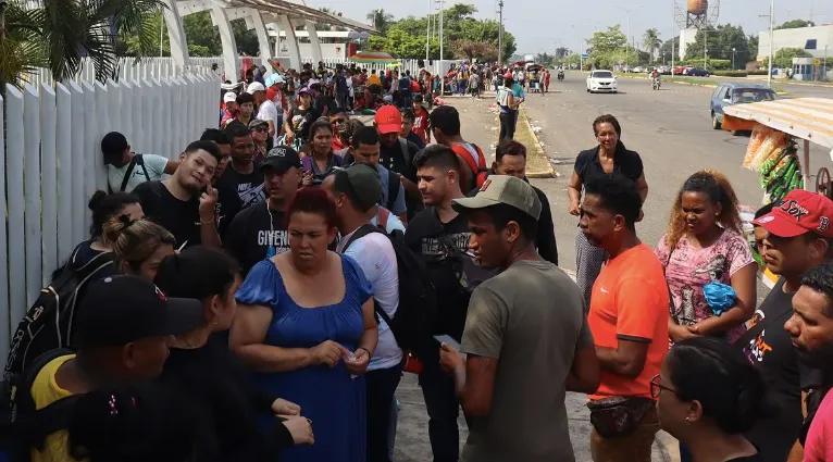 Migrantes centroamericanos se preparan para salir en caravana hacia la frontera norte | Foto: Archivo EFE