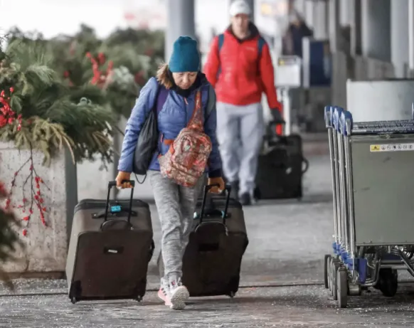 Se pronostica que la tormenta invernal se intensificará rápidamente el viernes. Credit: EFE.