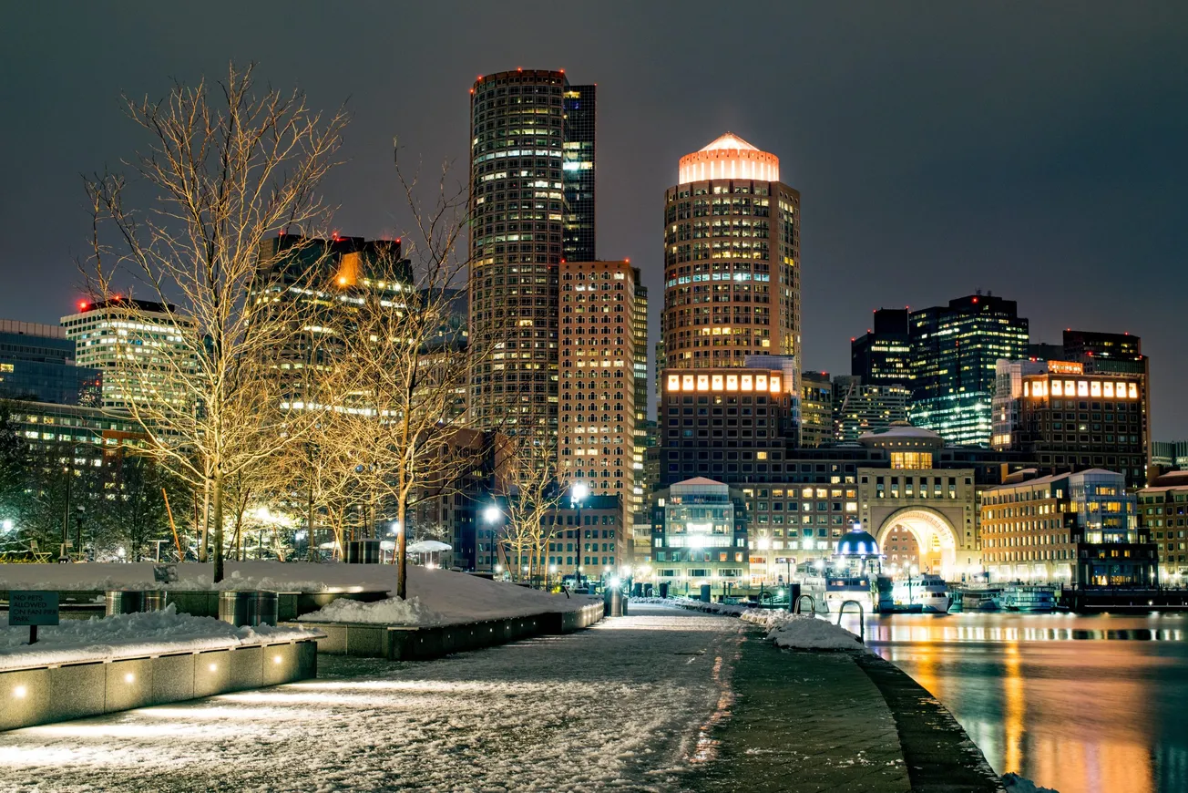 ¿Cómo se prepara Boston para el aumento de inmigrantes buscando refugio y servicios?