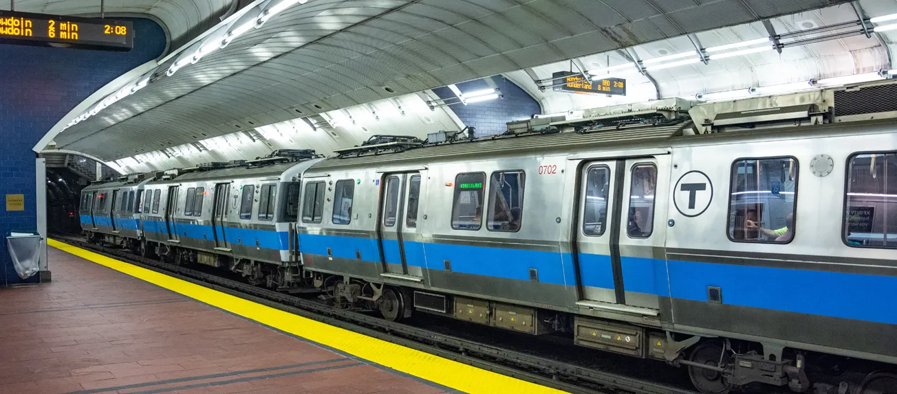 Viajar en la linea azul este verano sera gratis. Foto Twitter @MBTA