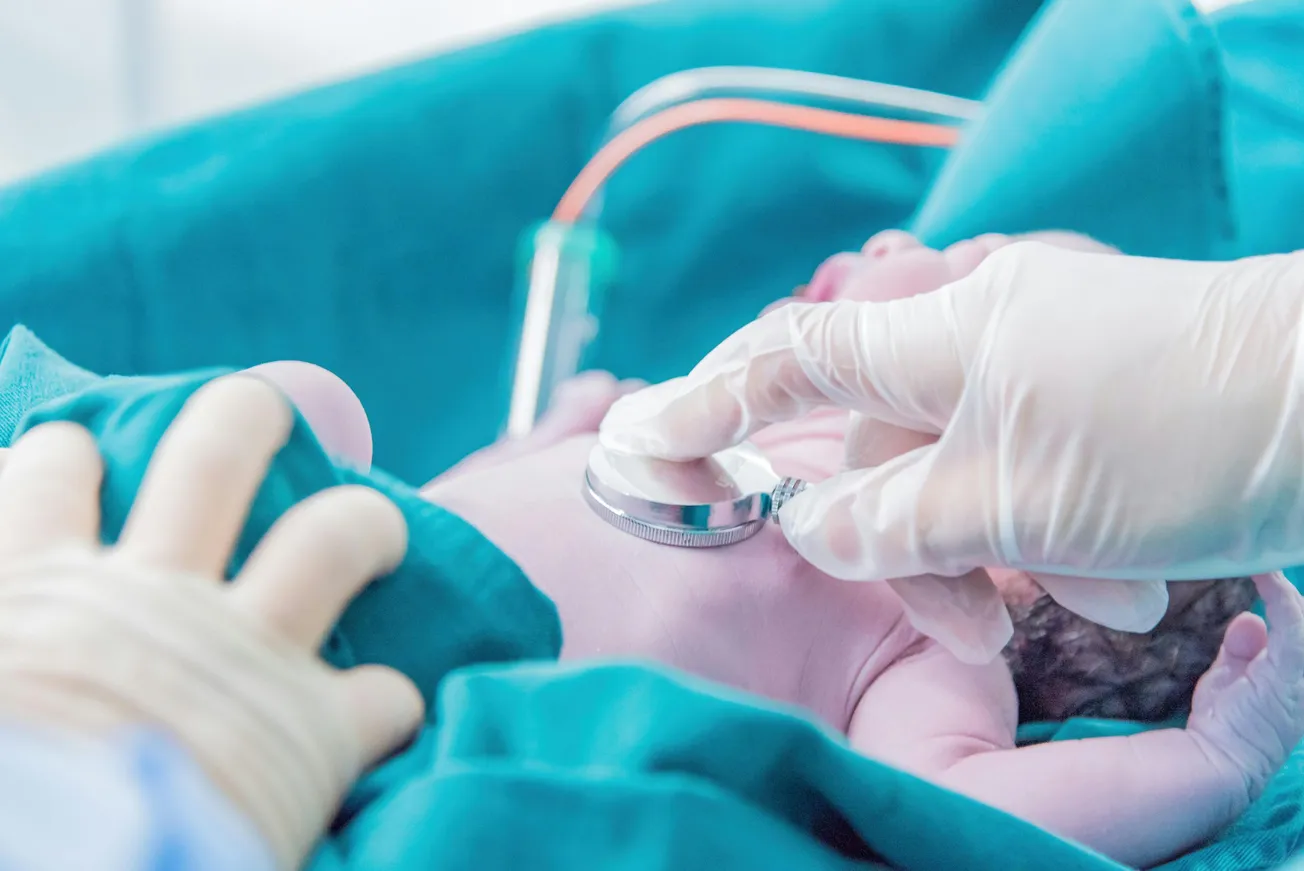 La fibrosis quística (FQ) es una enfermedad genética devastadora que provoca la acumulación de moco en los pulmones, el tubo