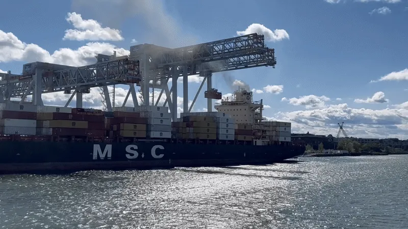 Auge de los negocios en el Boston Harbor hace que las comunidades portuarias paguen los costes sanitarios