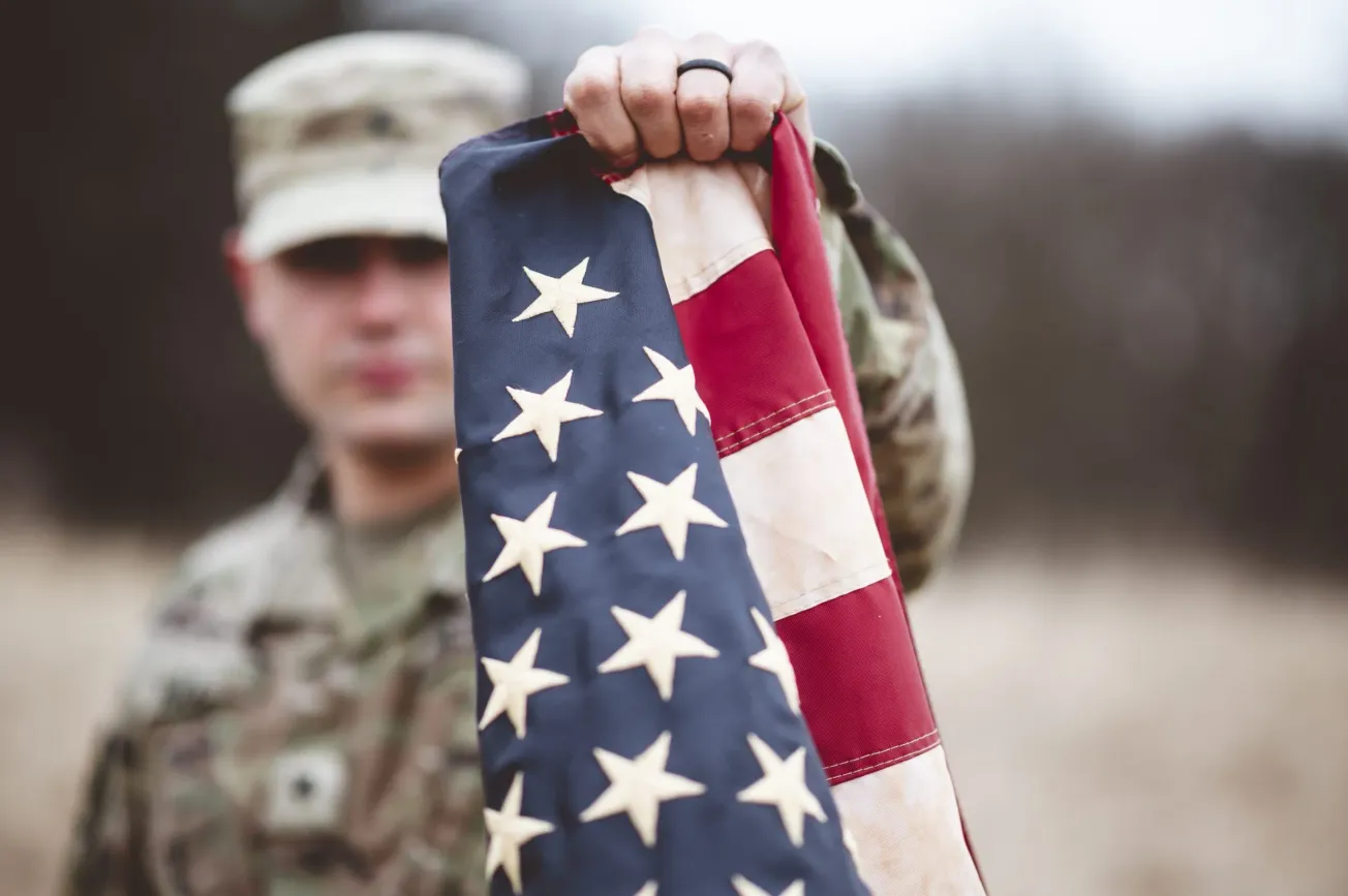 Veteranos y cónyuges militares encuentran respaldo en iniciativa de JPMorgan Chase desde 2011