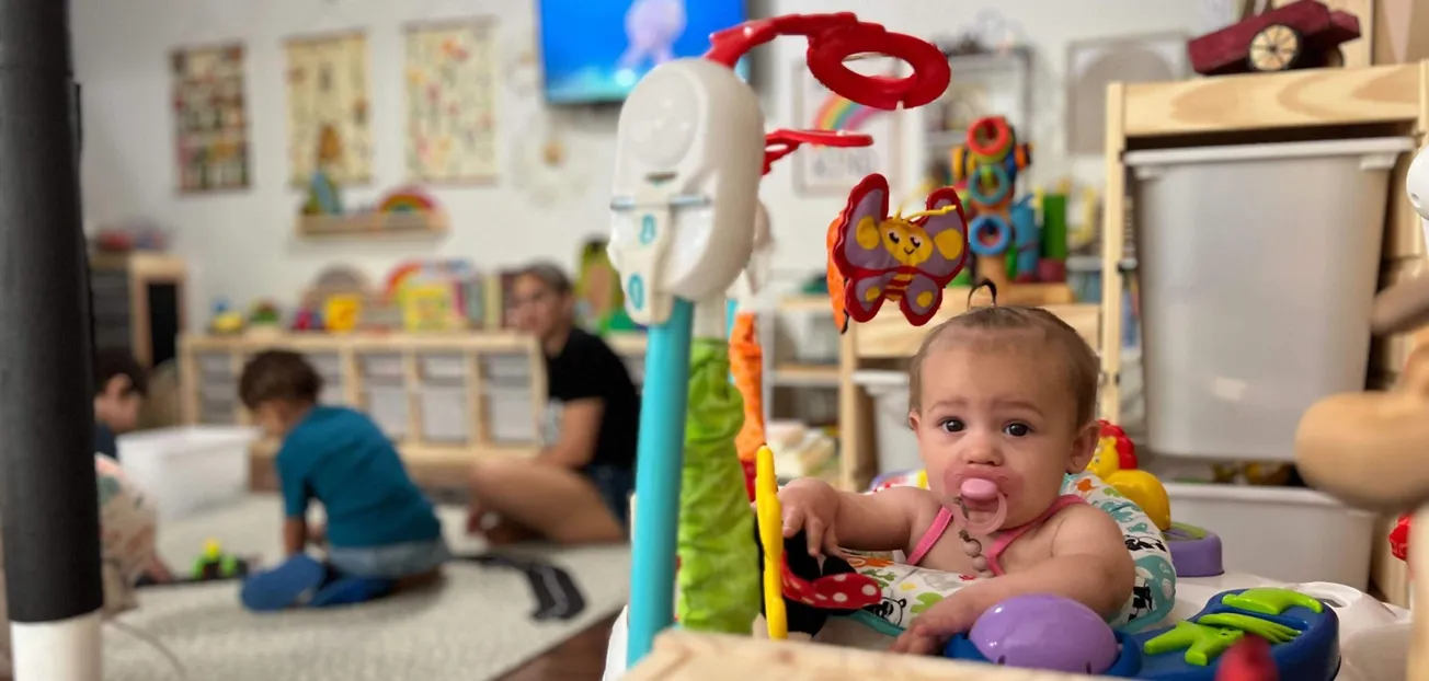 El cuidado infantil familiar es vital, pero está en declive. Massachusetts está revirtiendo la tendencia