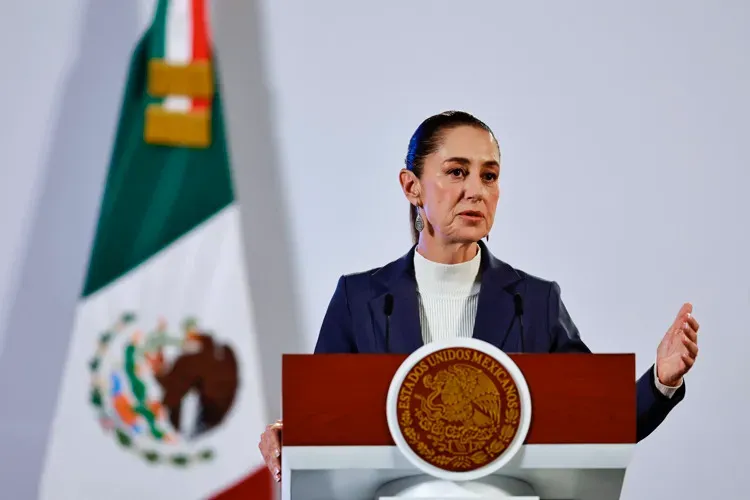 ¿Cómo planea la nueva presidenta de México Claudia Sheinbaum hacerle frente a la situación migratoria en los cruces fronterizos con EEUU?