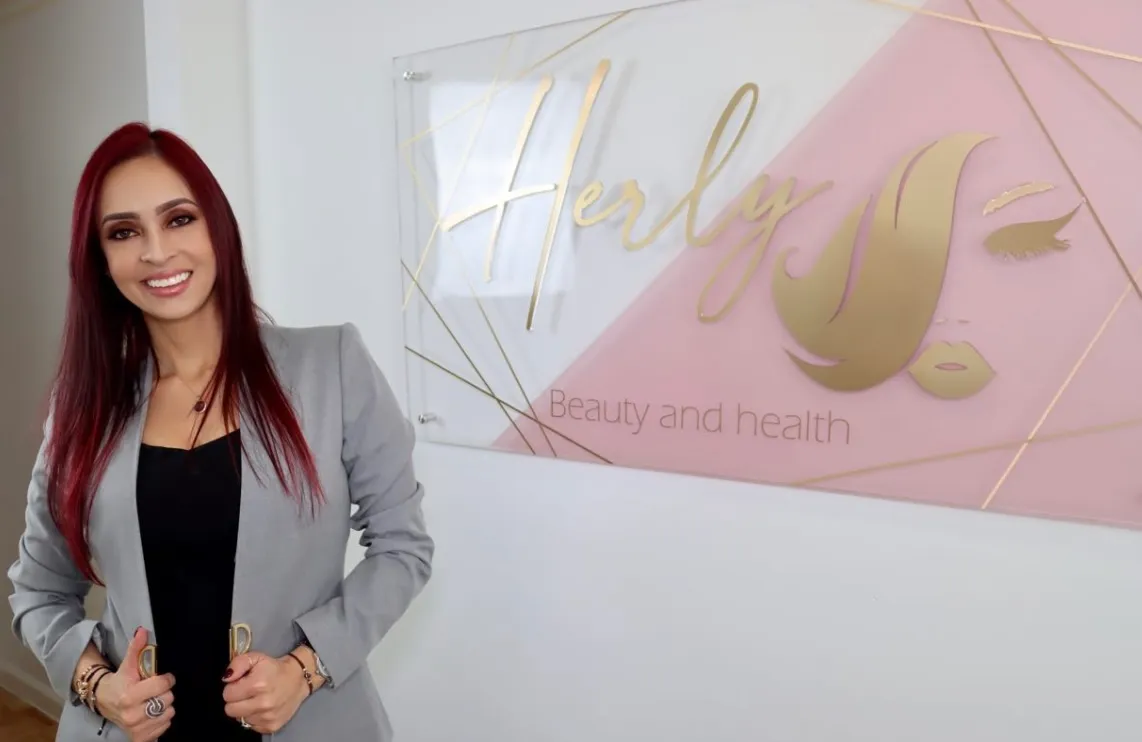 Empresaria de productos de belleza comparte sus consejos para inspirar a mujeres latinas que sueñan con emprender